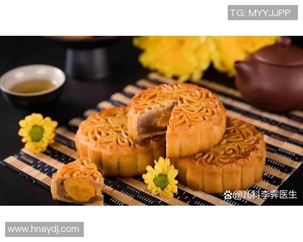 足球明星品尝中国月饼的趣味视频分享,感受传统美食的魅力与文化传承